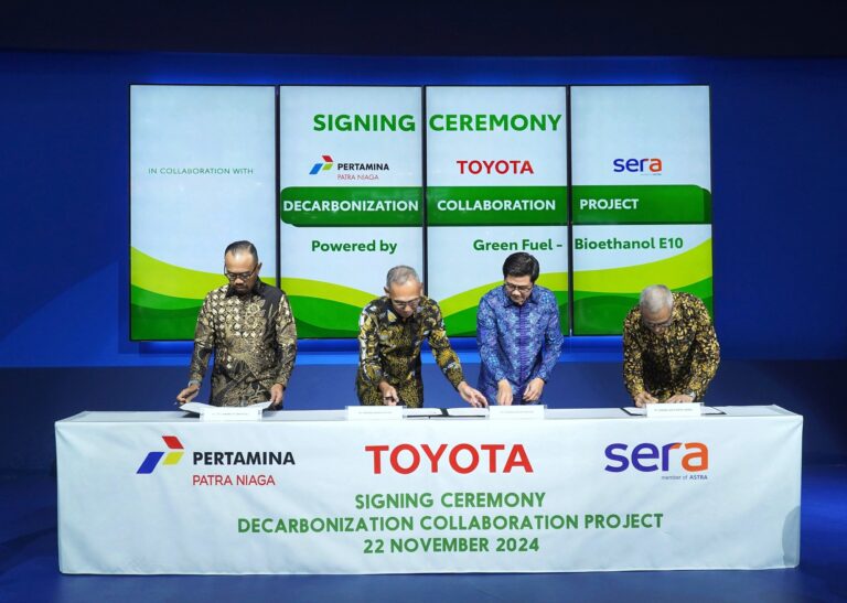 Toyota Kolaborasi dengan Pertamina Patra Niaga dan TRAC Wujudkan Net Zero Emission 2060