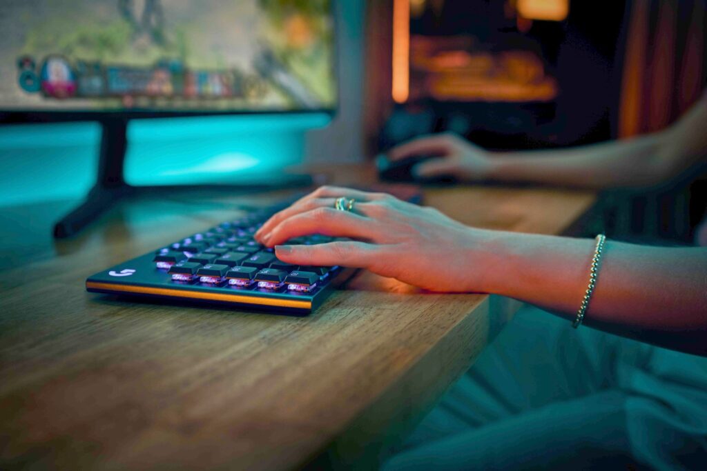 G915 X WIRED G502 WIRED