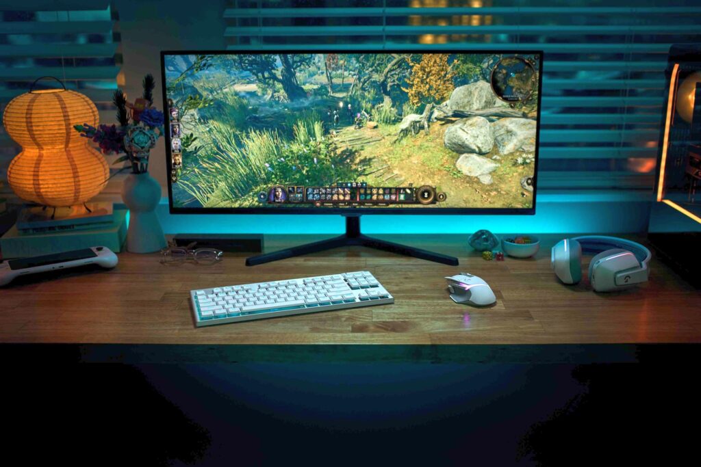 Keyboard Gaming Premium Logitech G915 X Resmi Dirilis. Tampil Stylish dengan Susunan Keyboard Low-Profile yang Responsif 1 G915X LIGHTSPEED TKL WHITE G502 X Plus