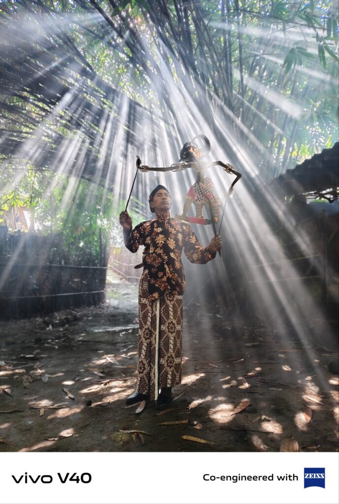 Pemenang khusus dalam kompetisi media sosial kategori V40 Portrait of Indonesia Vendi Risky Kesworo 1