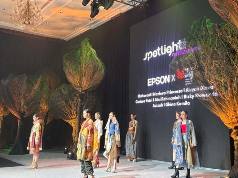 Epson Berkolaborasi dengan IKJ di SPOTLIGHT 2024, Dorong Kreativitas di Dunia Fashion