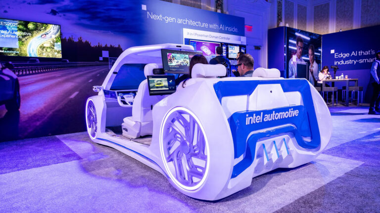 Intel Perkenalkan Platform Whole-Vehicle di CES 2025, Dorong Inovasi Kendaraan Berbasis Software