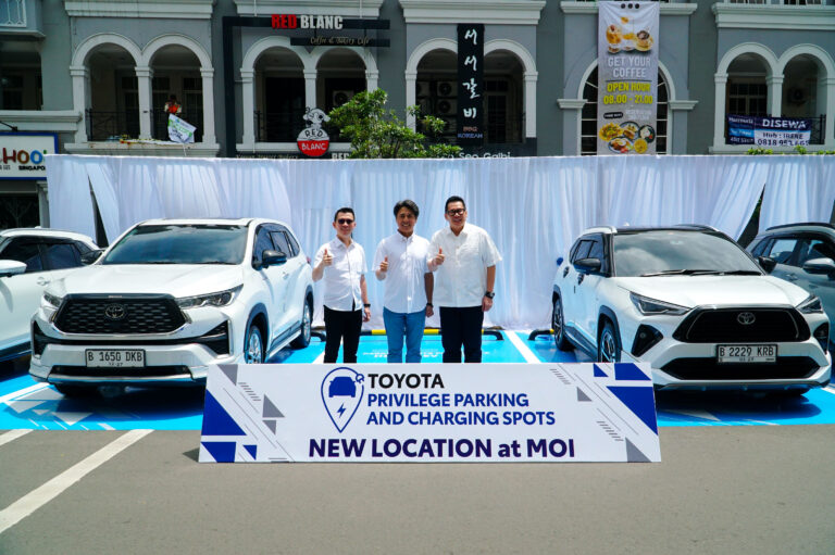 Ada Parkir Gratis Eksklusif & Charging Spot, Toyota Hadirkan Fasilitas Ramah Lingkungan di MOI