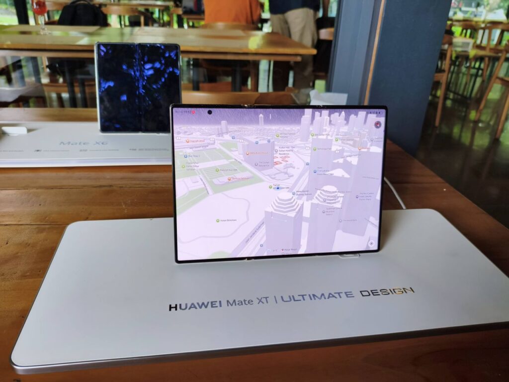 HUAWEI Mate XT 04