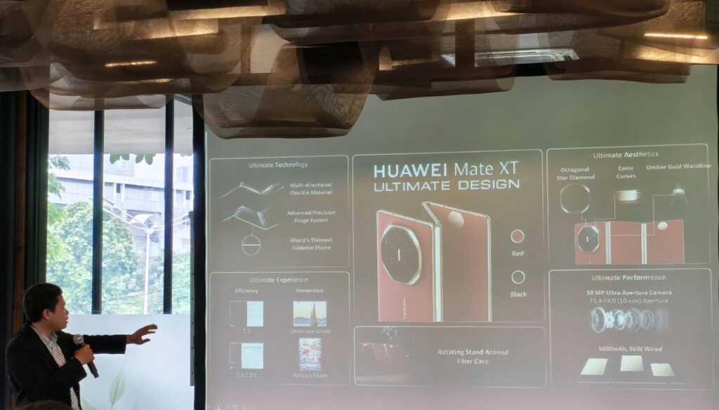 HUAWEI Mate XT 13