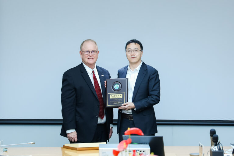Geely Raih Penghargaan dari TIME dan IATF atas Keunggulan dan Standar Kualitas Global di Tahun 2025