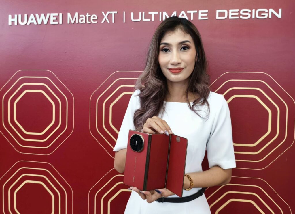 HUAWEI Mate XT 20